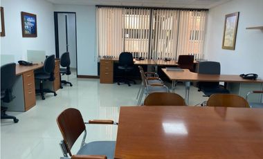 Oficina totalmente amoblada en arriendo en El Poblado, Milla de Oro