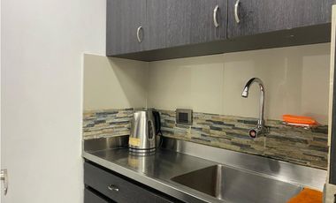 Oficina totalmente amoblada en arriendo en El Poblado, Milla de Oro