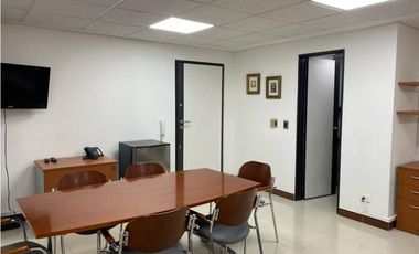 Oficina totalmente amoblada en arriendo en El Poblado, Milla de Oro