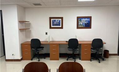 Oficina totalmente amoblada en arriendo en El Poblado, Milla de Oro