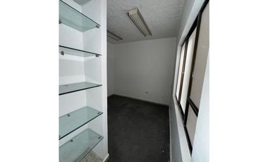 ARRIENDO OFICINA CON O SIN MOBILIARIO