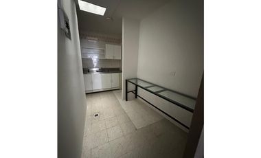 ARRIENDO OFICINA CON O SIN MOBILIARIO