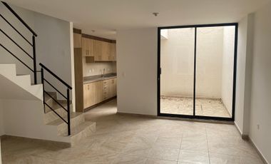 Venta casa a estrenar, sector Mitad del Mundo