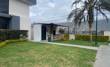 Venta casa a estrenar, sector Mitad del Mundo