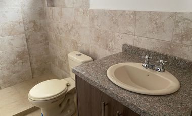 Venta casa a estrenar, sector Mitad del Mundo