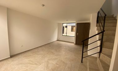 Venta casa a estrenar, sector Mitad del Mundo