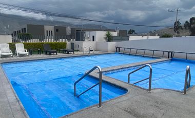 Venta casa a estrenar, sector Mitad del Mundo