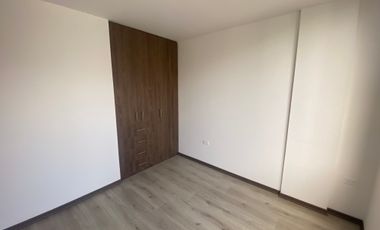 Venta casa a estrenar, sector Mitad del Mundo