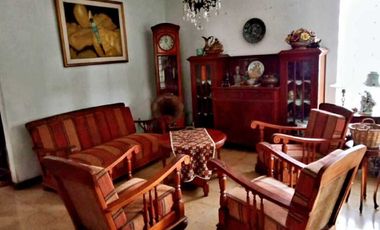 RUMAH DI DAGO  2 LANTAI VIEW BANDUNG LOKASI STRATEGIS MENGUNTUNGKAN COCOK UNTUK CAFE, GUEST HOUSE, HUNIAN, KANTOR ATAU INVESTASI, SEBELAH LAPANGAN GOLF DAGO BANDUNG