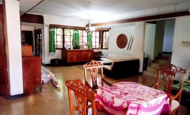 RUMAH DI DAGO  2 LANTAI VIEW BANDUNG LOKASI STRATEGIS MENGUNTUNGKAN COCOK UNTUK CAFE, GUEST HOUSE, HUNIAN, KANTOR ATAU INVESTASI, SEBELAH LAPANGAN GOLF DAGO BANDUNG
