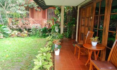 RUMAH DI DAGO  2 LANTAI VIEW BANDUNG LOKASI STRATEGIS MENGUNTUNGKAN COCOK UNTUK CAFE, GUEST HOUSE, HUNIAN, KANTOR ATAU INVESTASI, SEBELAH LAPANGAN GOLF DAGO BANDUNG