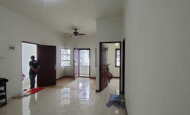 Dijual Rumah Sidoarjo 2 Lantai di Puri Surya Jaya Gedangan