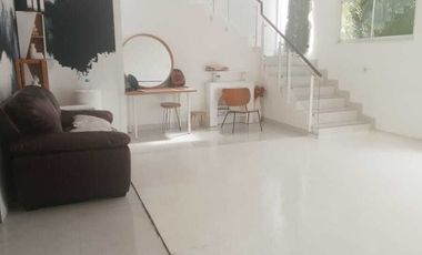 Di Jual Cepat Rumah Mewah Hoek Taman Surya, Cengkareng Jakarta Barat