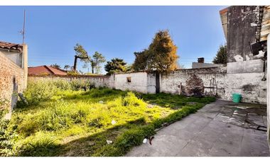 Venta casa 4 Amb a refaccionar Paso del Rey centro