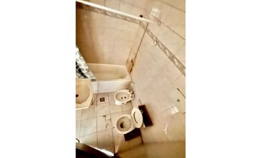 Venta casa 4 Amb a refaccionar Paso del Rey centro