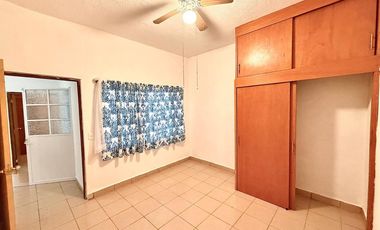 * CASA EN UN NIVEL CON AMPLIOS ESPACIOS  , A 2 MIN DEL CENTRO DE CONVENCIONES  (SUR DE CUERNAVACA)* 