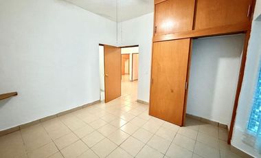 * CASA EN UN NIVEL CON AMPLIOS ESPACIOS  , A 2 MIN DEL CENTRO DE CONVENCIONES  (SUR DE CUERNAVACA)* 