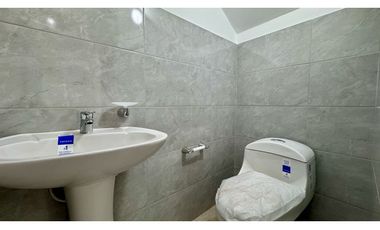 Casa de lujo nueva en venta | Dos pisos - Las Mercedes, Palmira Valle