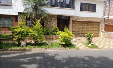 CASA PARA LA RENTA EN LAURELES SECTOR EL VELODROMO