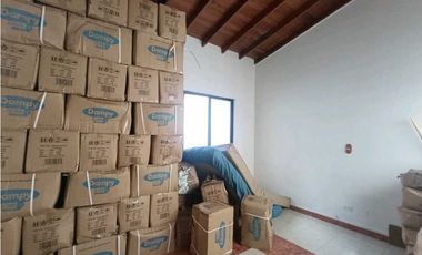 CASA PARA LA RENTA EN LAURELES SECTOR EL VELODROMO