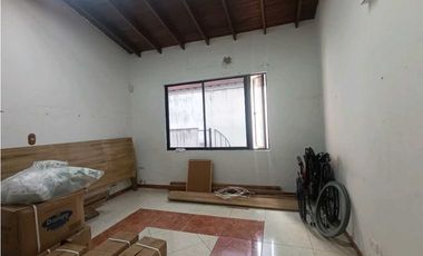 CASA PARA LA RENTA EN LAURELES SECTOR EL VELODROMO