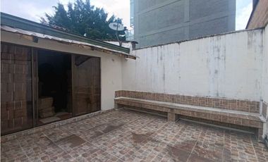 CASA PARA LA RENTA EN LAURELES SECTOR EL VELODROMO