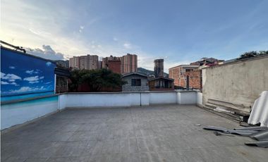 ARRIENDO HERMOSO LOCAL CON EXCELENTE UBICACIÓN EN EL CENTRO DE ITAGU