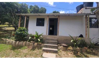 Casalote de 550 M2 en 225 mill en La Mesa Cund, a 5 min del pueblo