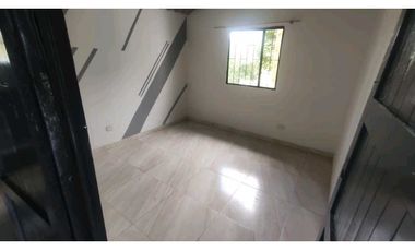 Casalote de 550 M2 en 225 mill en La Mesa Cund, a 5 min del pueblo