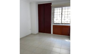 VENDO APARTAMENTO UBICADO EN LA CASTELLANA, MONTERA