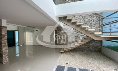CASA EN VENTA EN BARRIO SEVILLA I 9337