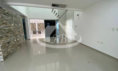 CASA EN VENTA EN BARRIO SEVILLA I 9337