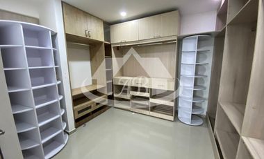 CASA EN VENTA EN BARRIO SEVILLA I 9337