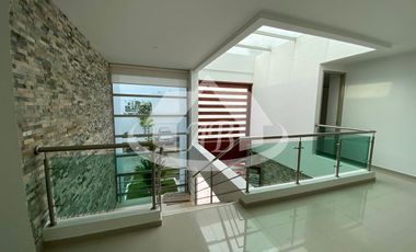 CASA EN VENTA EN BARRIO SEVILLA I 9337