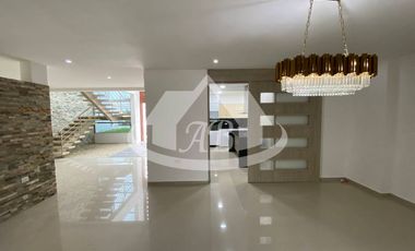 CASA EN VENTA EN BARRIO SEVILLA I 9337