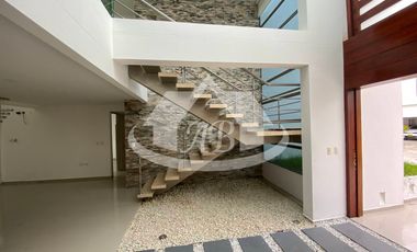 CASA EN VENTA EN BARRIO SEVILLA I 9337