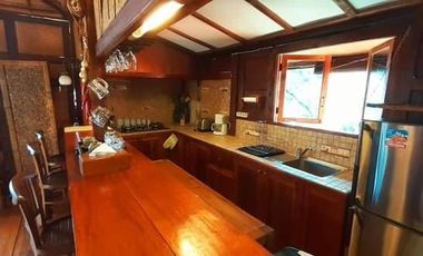 Dijual Villa + Restaurant Wisata Nepal Van Java