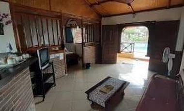 Dijual Villa + Restaurant Wisata Nepal Van Java