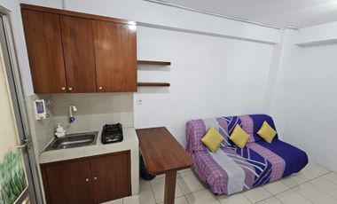 Di Jual Apartemen sertifikat, 2 kamar semi furnish tower Emerald Lt.15