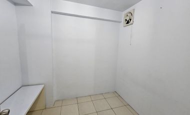 Di Jual Apartemen sertifikat, 2 kamar semi furnish tower Emerald Lt.15