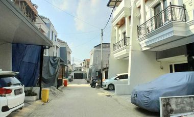 Rumah siap huni di jagakarsa jakarta selatan