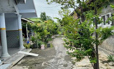 RUMAH DI KELURAHAN KEPATIHAN, TULANGAN SIDOARJO