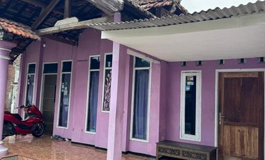 RUMAH DI KELURAHAN KEPATIHAN, TULANGAN SIDOARJO