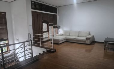 Batununggal, Bandung Rumah Besar 2 Lantai Lingkungan Nyaman