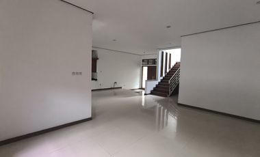 Batununggal, Bandung Rumah Besar 2 Lantai Lingkungan Nyaman