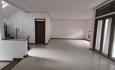 Batununggal, Bandung Rumah Besar 2 Lantai Lingkungan Nyaman