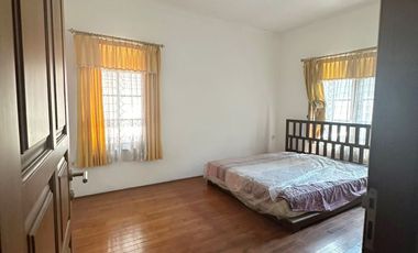 Disewakan Rumah Klasik Prapen Indah Timur sudah Renovasi