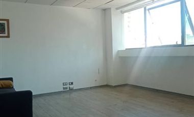 Oficina en Arriendo en Libertad con dos Norte