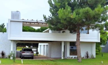 Venta Casa Costa Esmeralda 4 ambientes