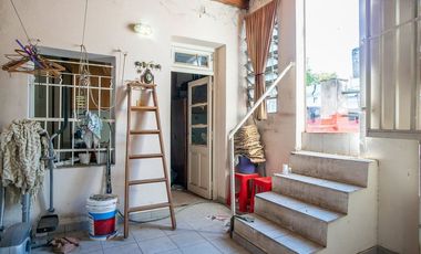 CASA DE 3 DORMITORIOS CON COCHERA Y DTO DE PASILLO